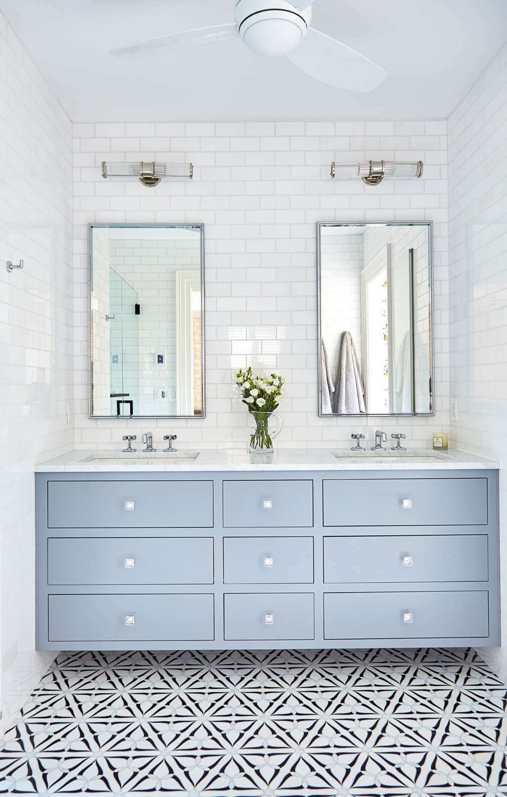 Ideas to Decorate a Bathroom with Light Blue
