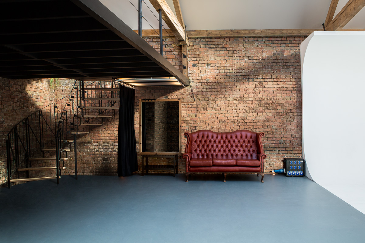 Hackney Studios Studio One Infinity Cove & Blackout Studio