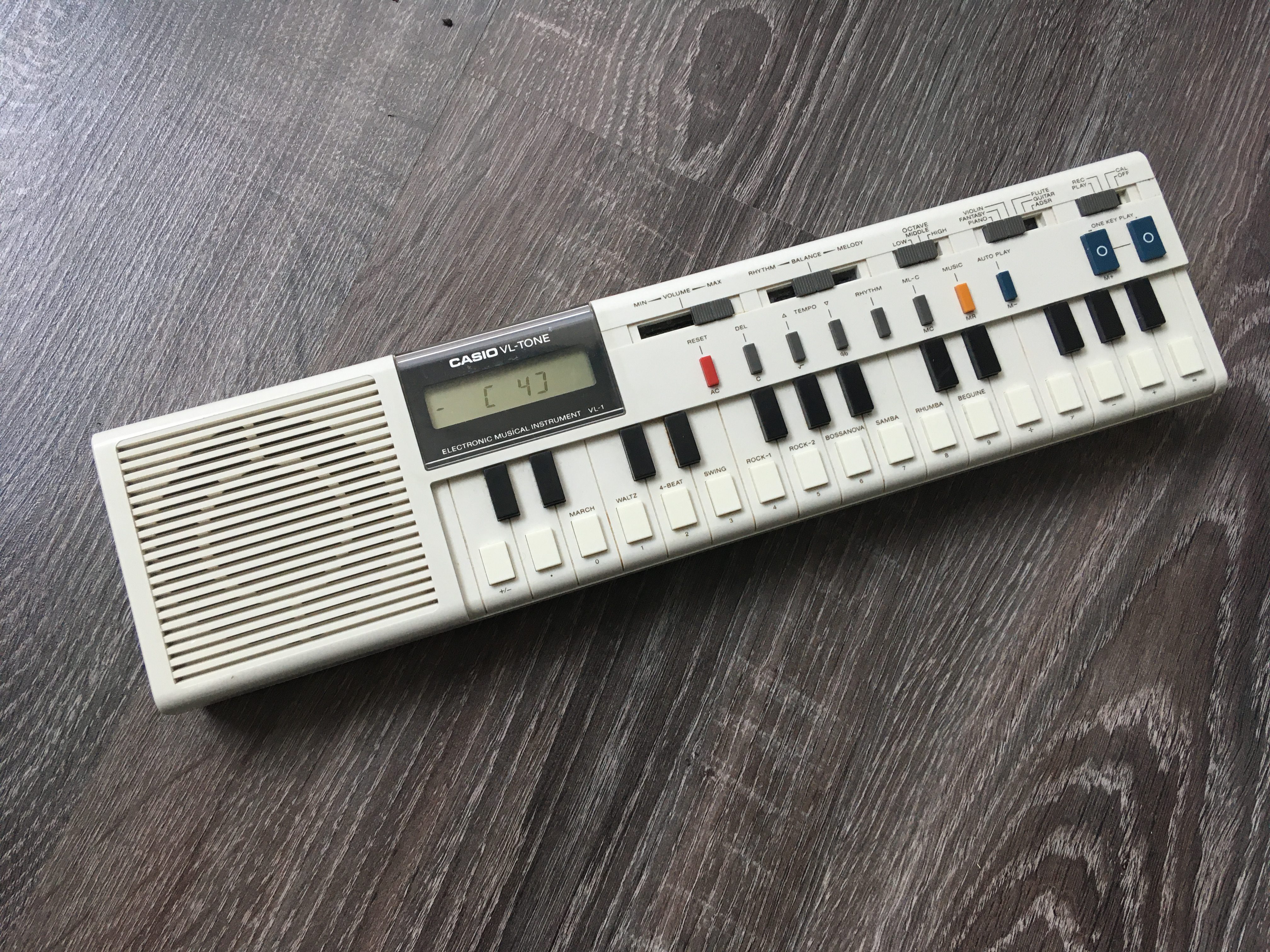 Green Box Casio VL1 Portable Synthesizer (1981) AMAZONA.de