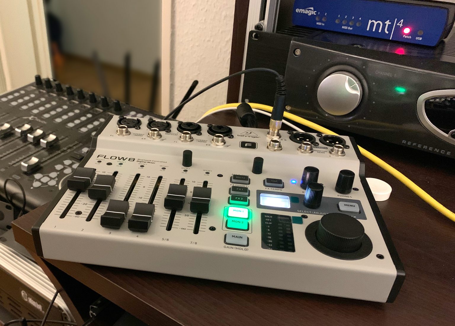 Test Behringer FLOW 8 Digital Mixer für Stage & Studio AMAZONA.de