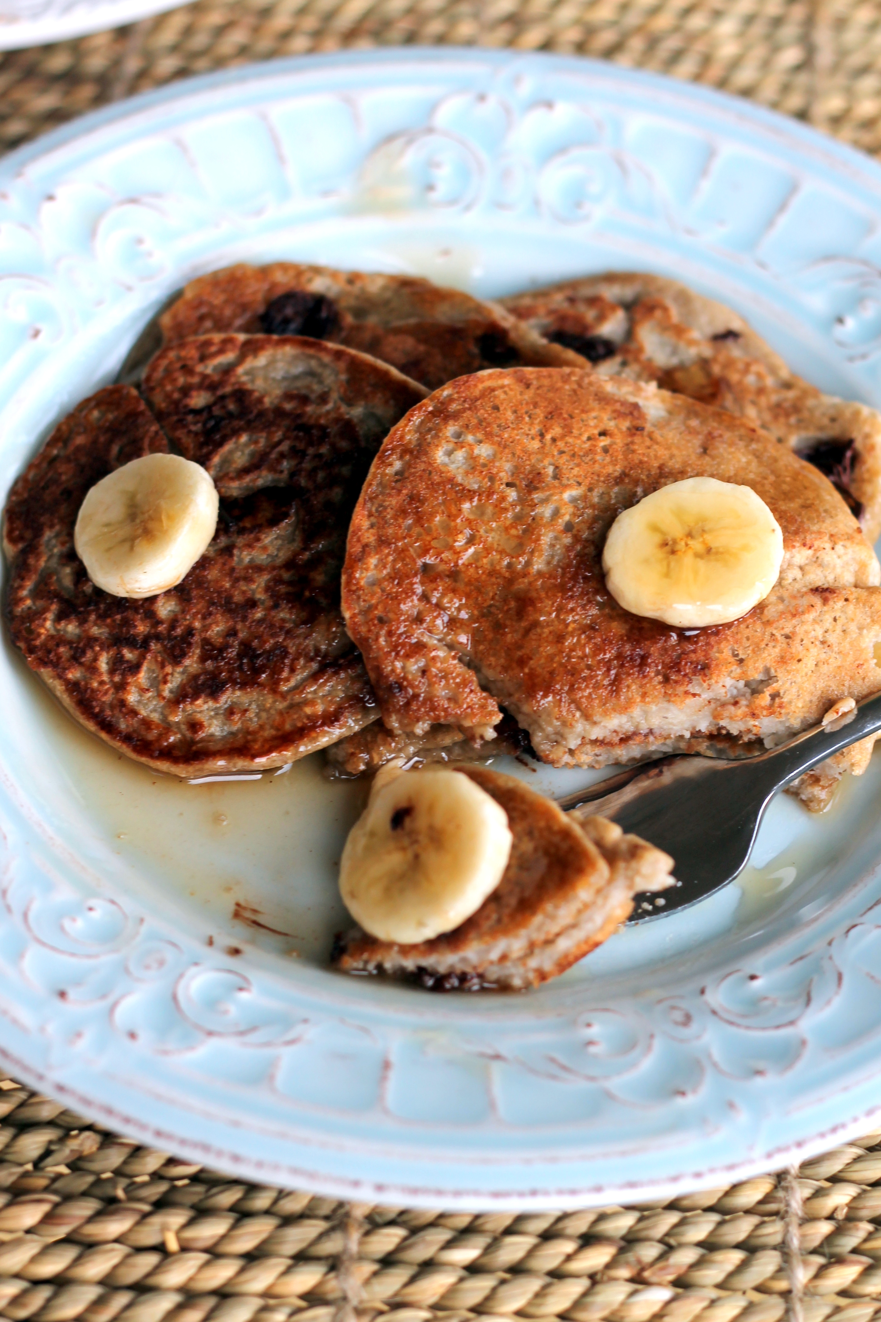 Oatmeal Chocolate Chip Banana Pancakes {healthy, vegan + glutenfree