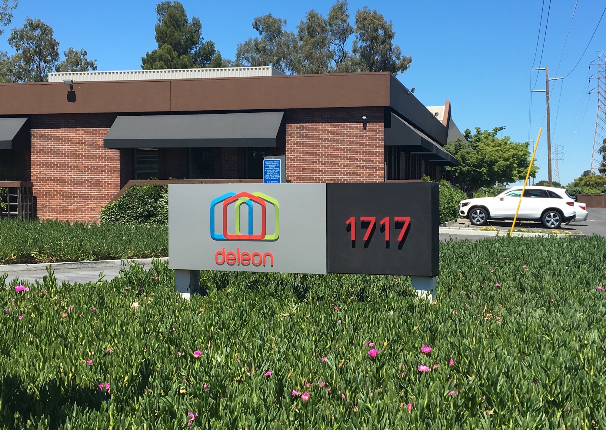 Deleon Real Estate Palo Alto, CA Amcoe Sign Company Golden Gate Sign