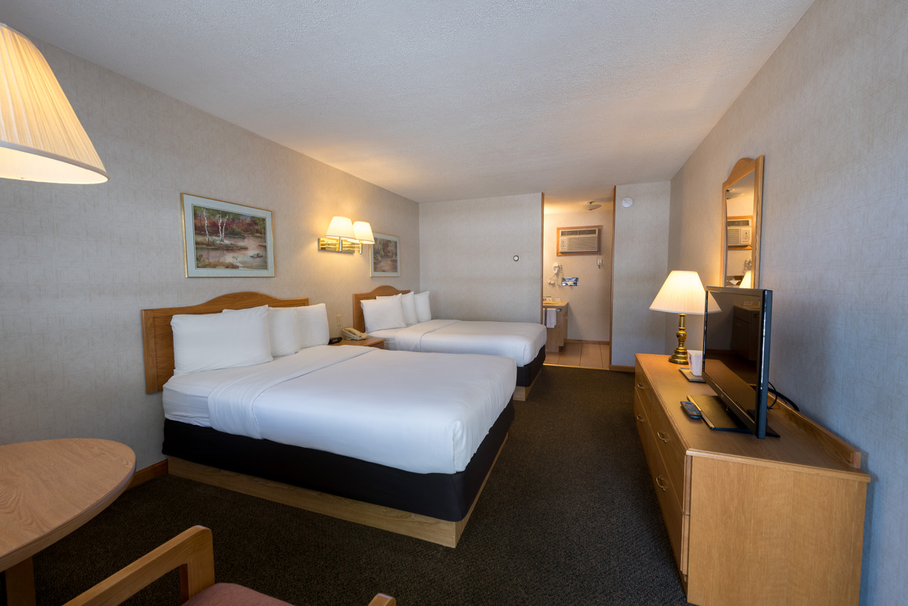 2DNSBed3 Americas Best Value Inn & Suites Lake