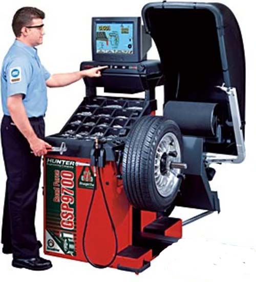 One used Hunter GSP9700 Wheel Balancer