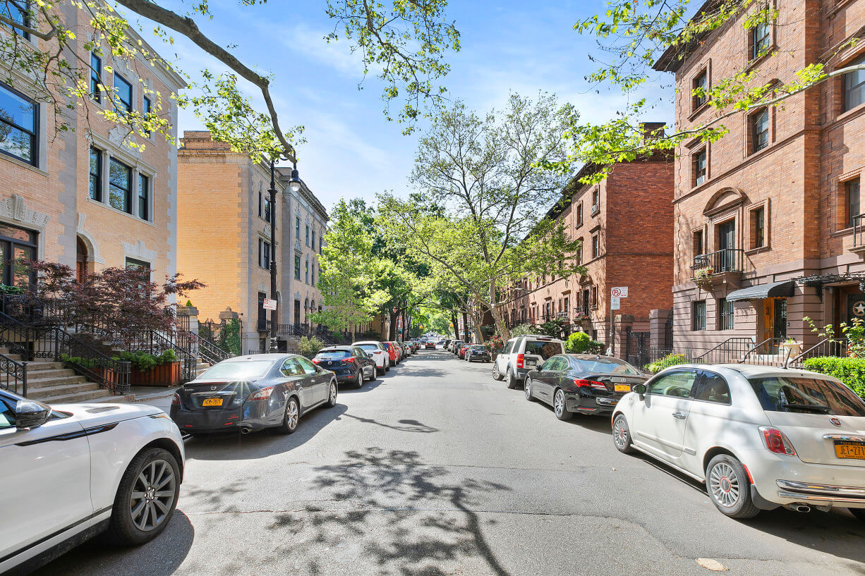 REAL ESTATE Still something to Strive for in Harlem amNewYork