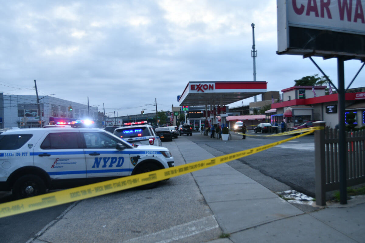 Pair critically injured in shooting outside Queens gas station amNewYork