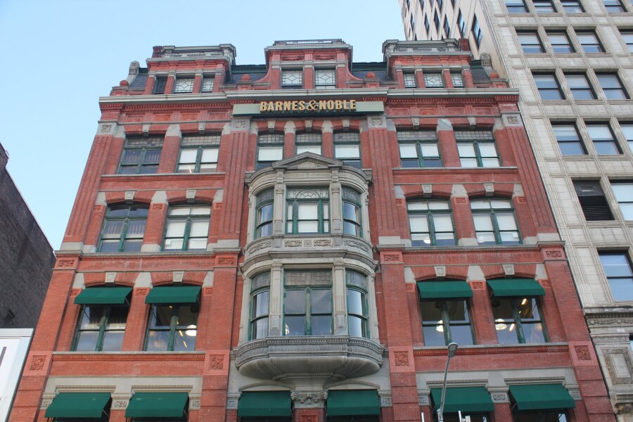 Union Square Barnes & Noble workers unionize