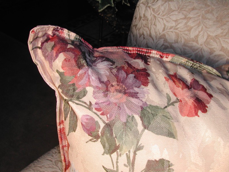 Large & Elegant Traditional Style Sofa Pillow New