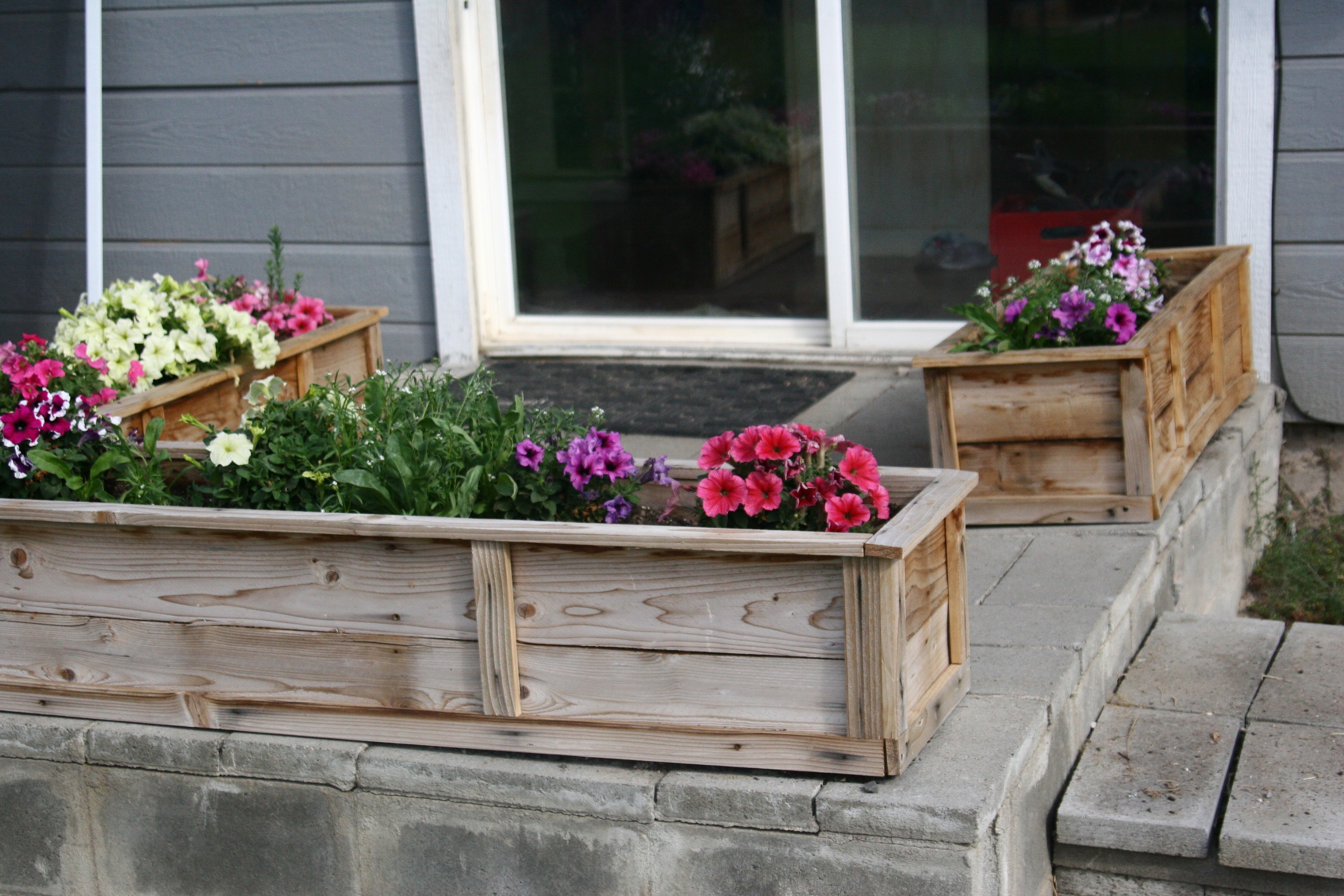 Ana White | Raised flower planter beds - DIY Projects