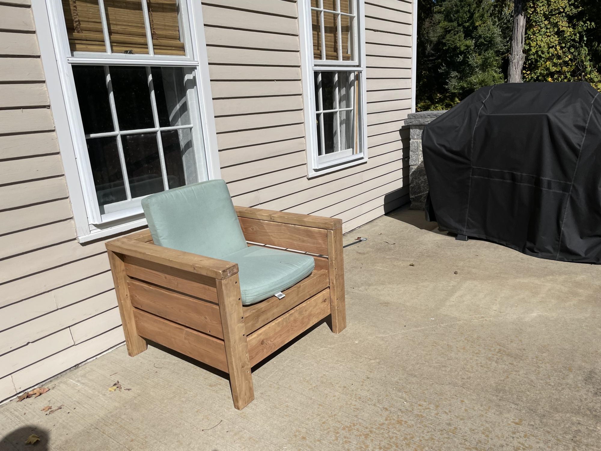 Modern Outdoor Chair from 2x4s and 2x6s Ana White