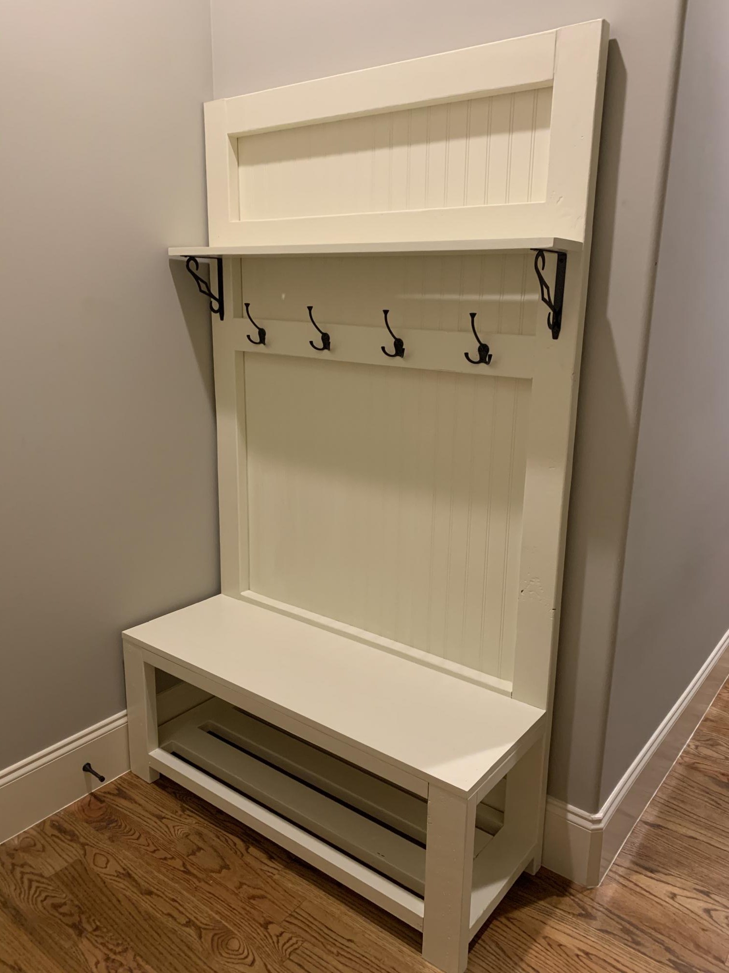 Rustic Hall Tree with a Few Tweaks Ana White