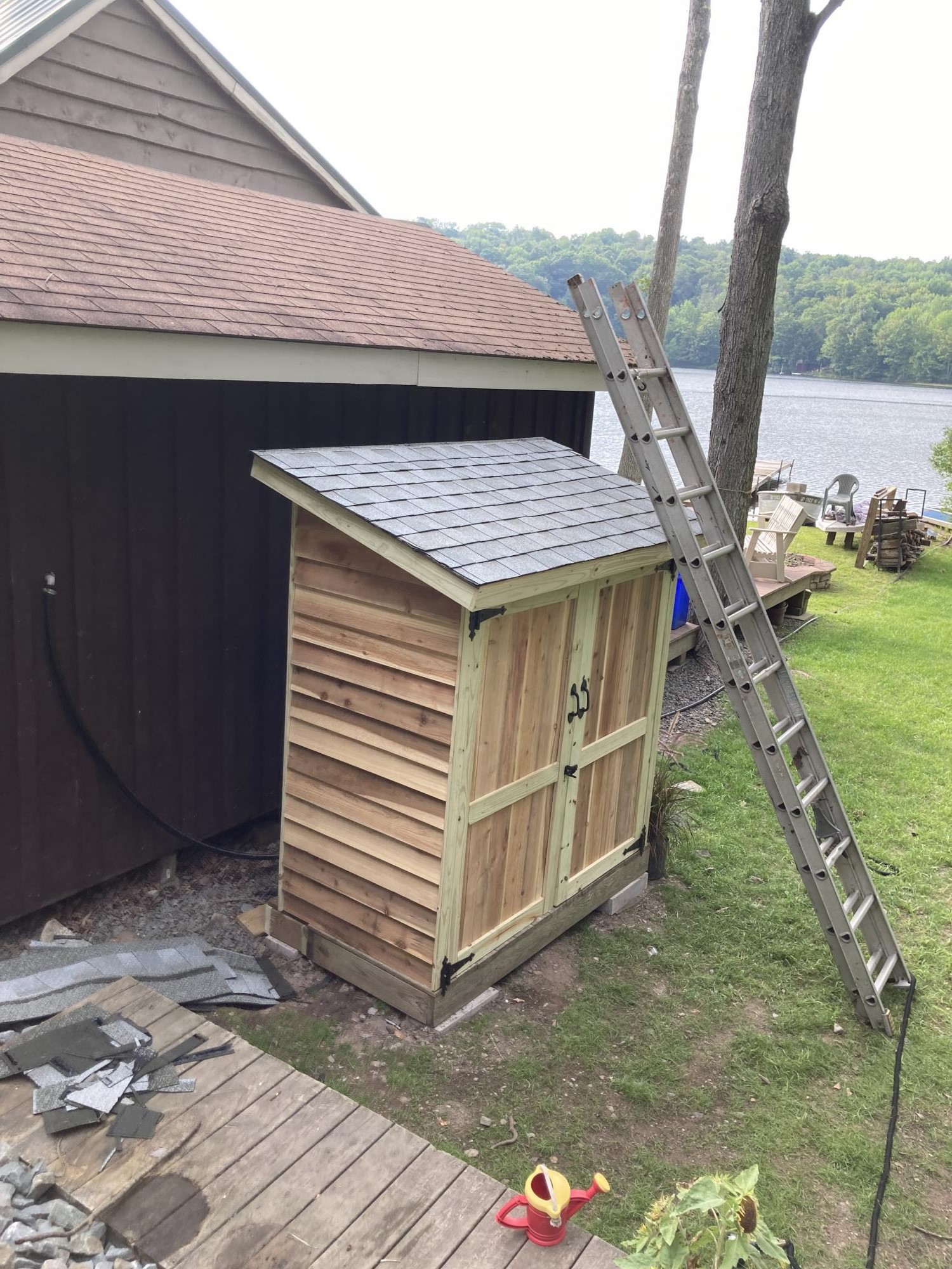Small cedar shed Ana White