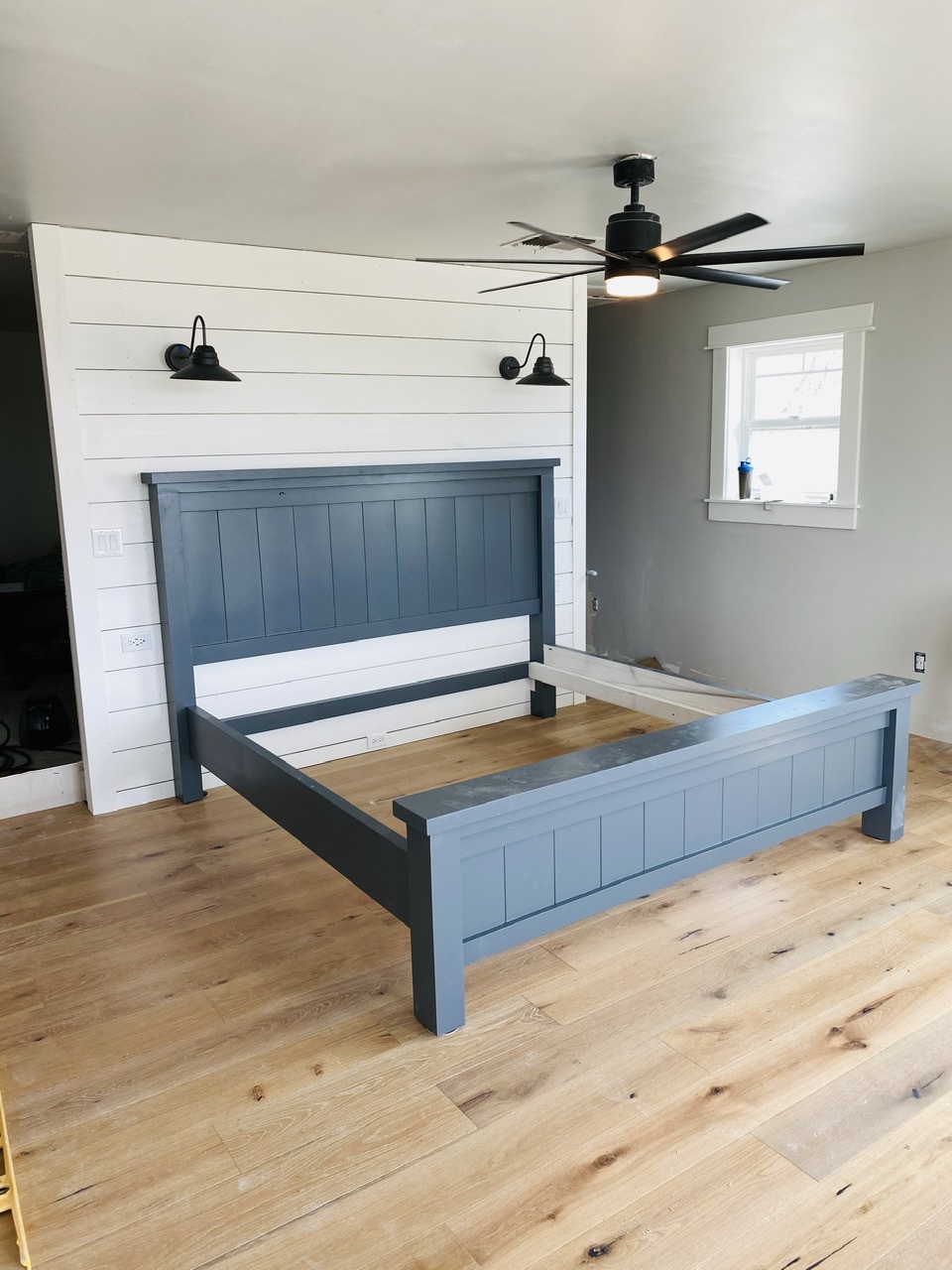 King size Farmhouse Bed Ana White