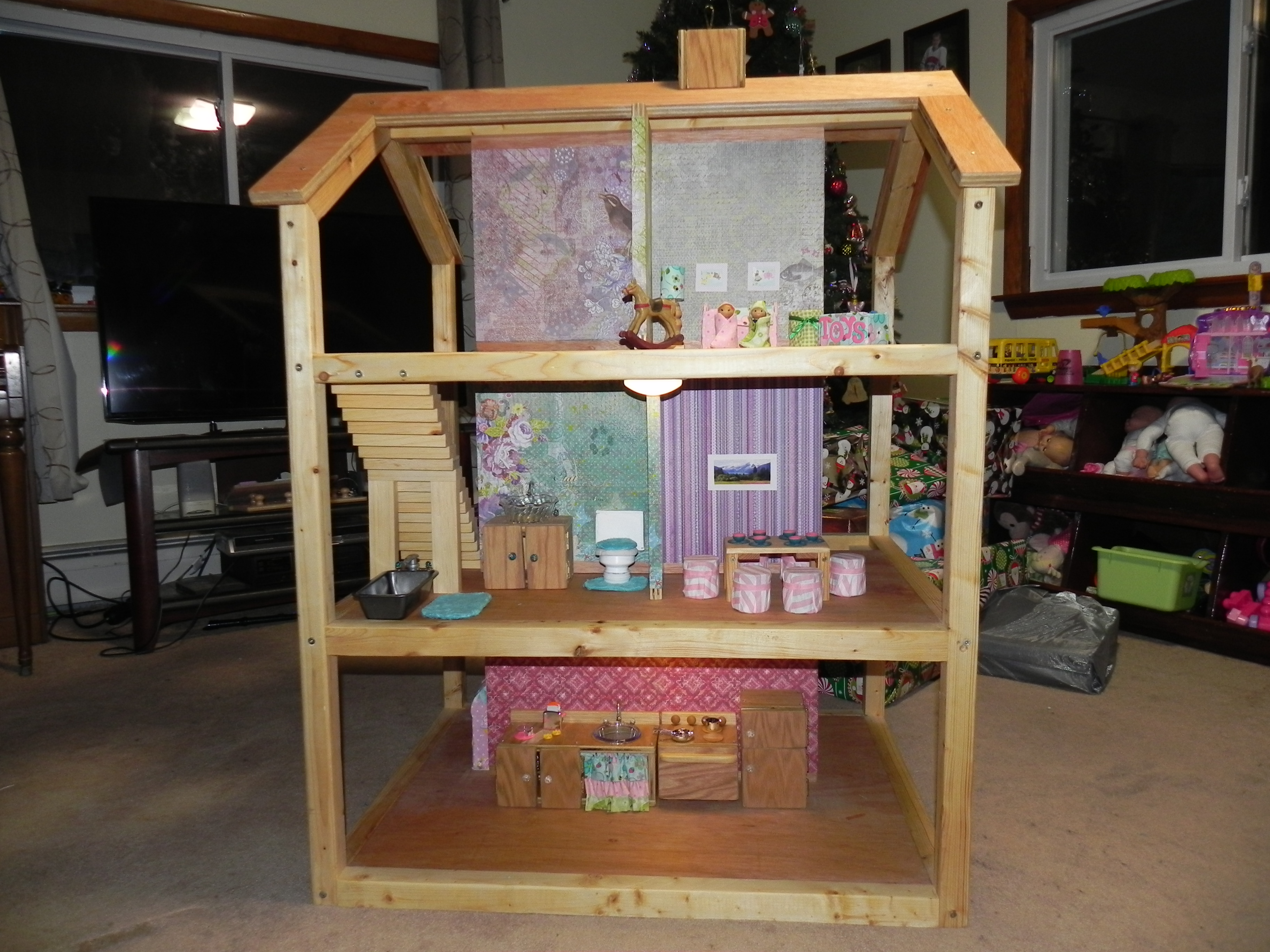 Ana White Beautiful and sturdy dollhouse DIY Projects