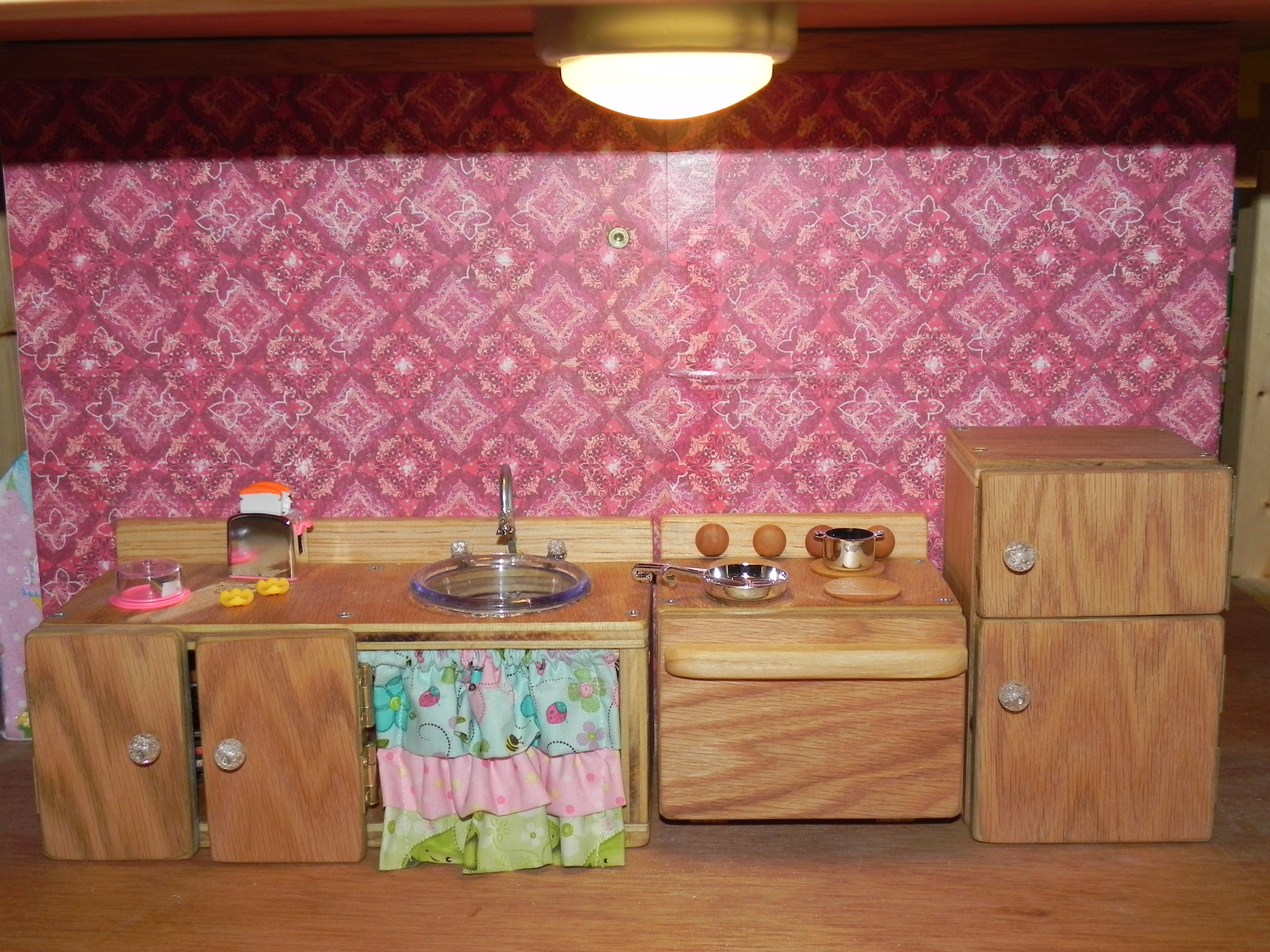 Ana White Beautiful and sturdy dollhouse DIY Projects