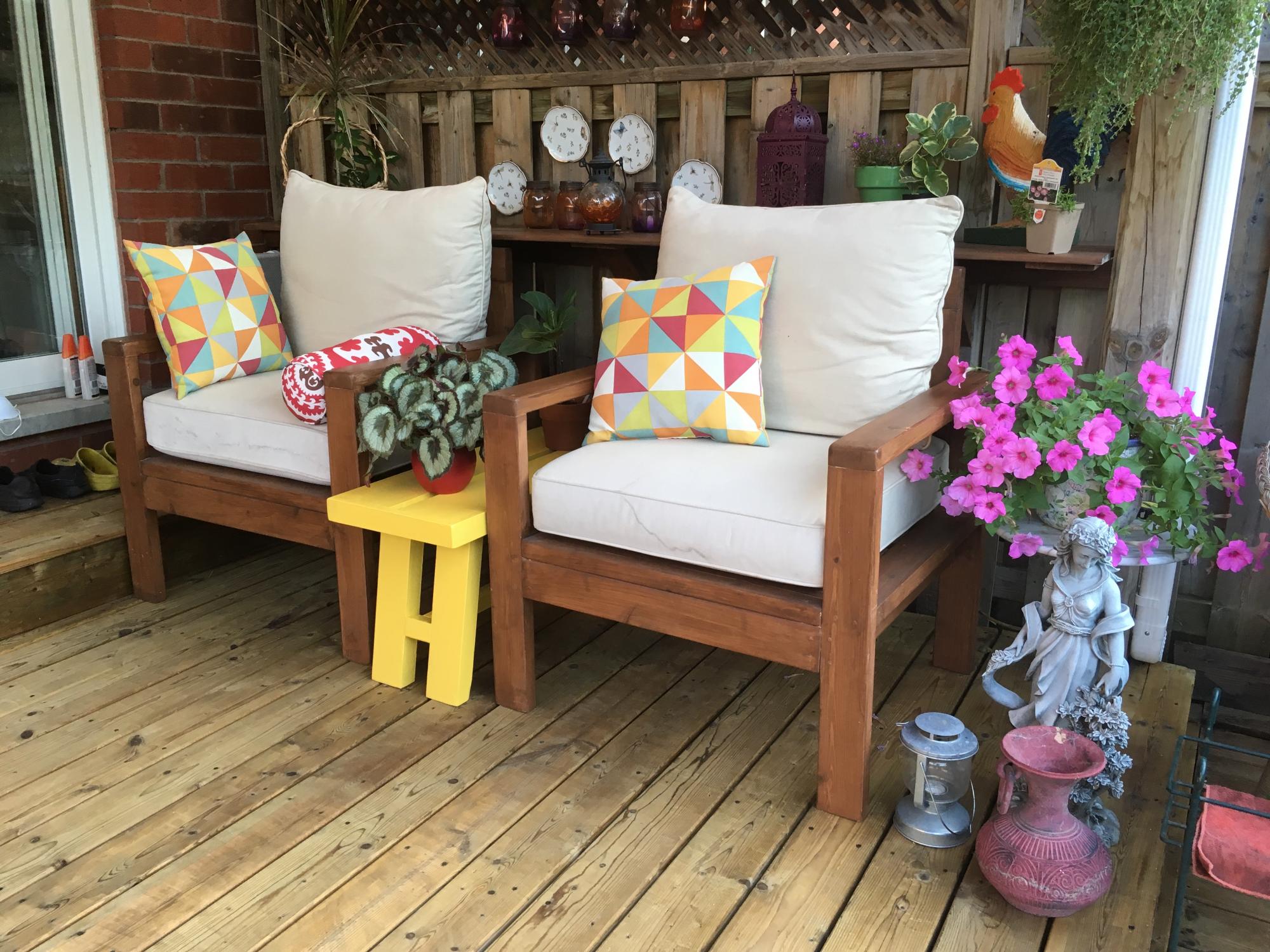 Outdoor seating made with thrown away cushions Ana White