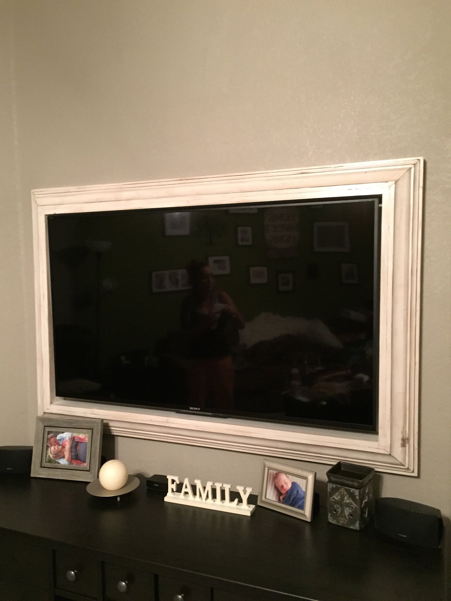 Antiqued TV frame Ana White