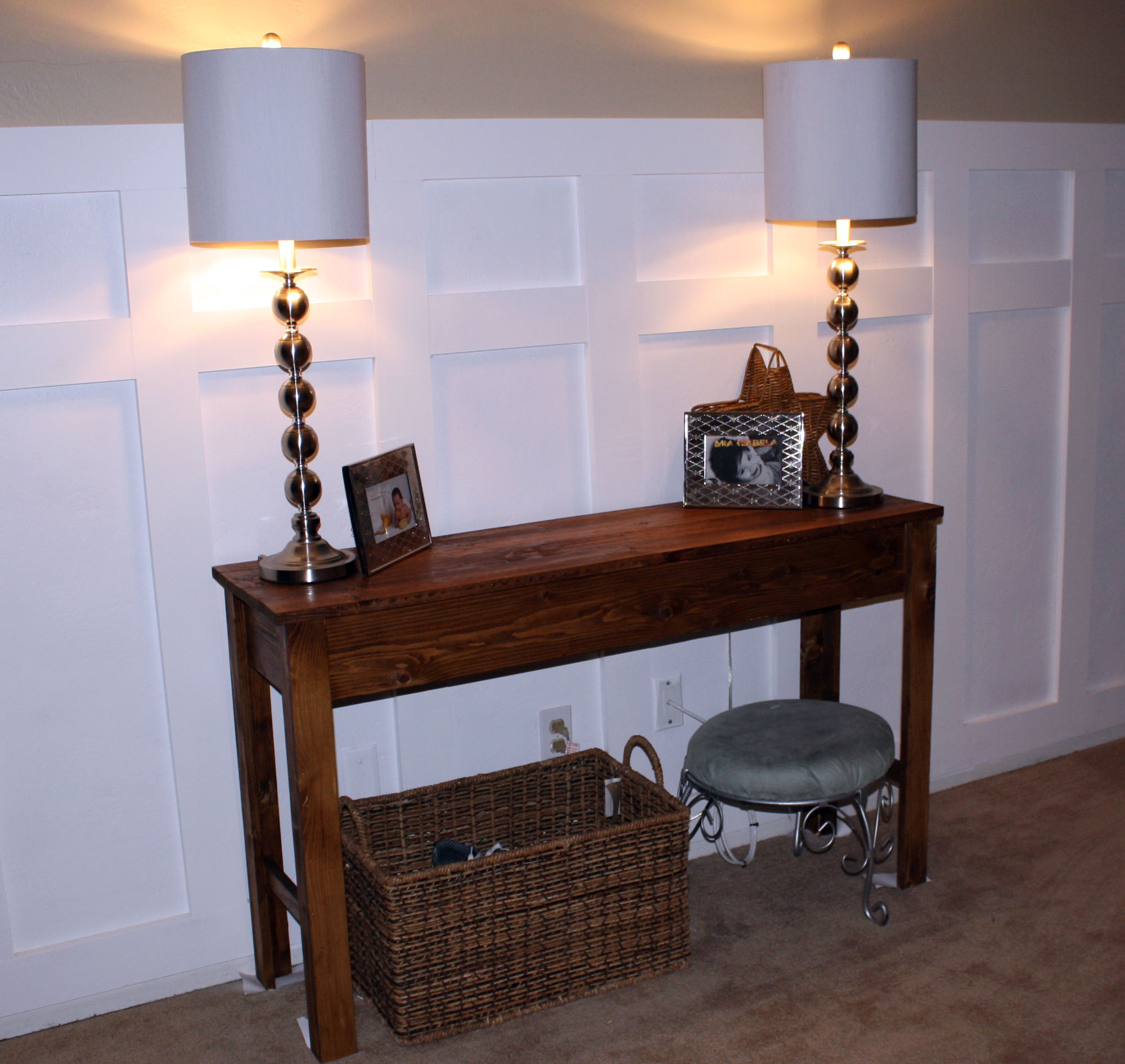 Entry table Ana White