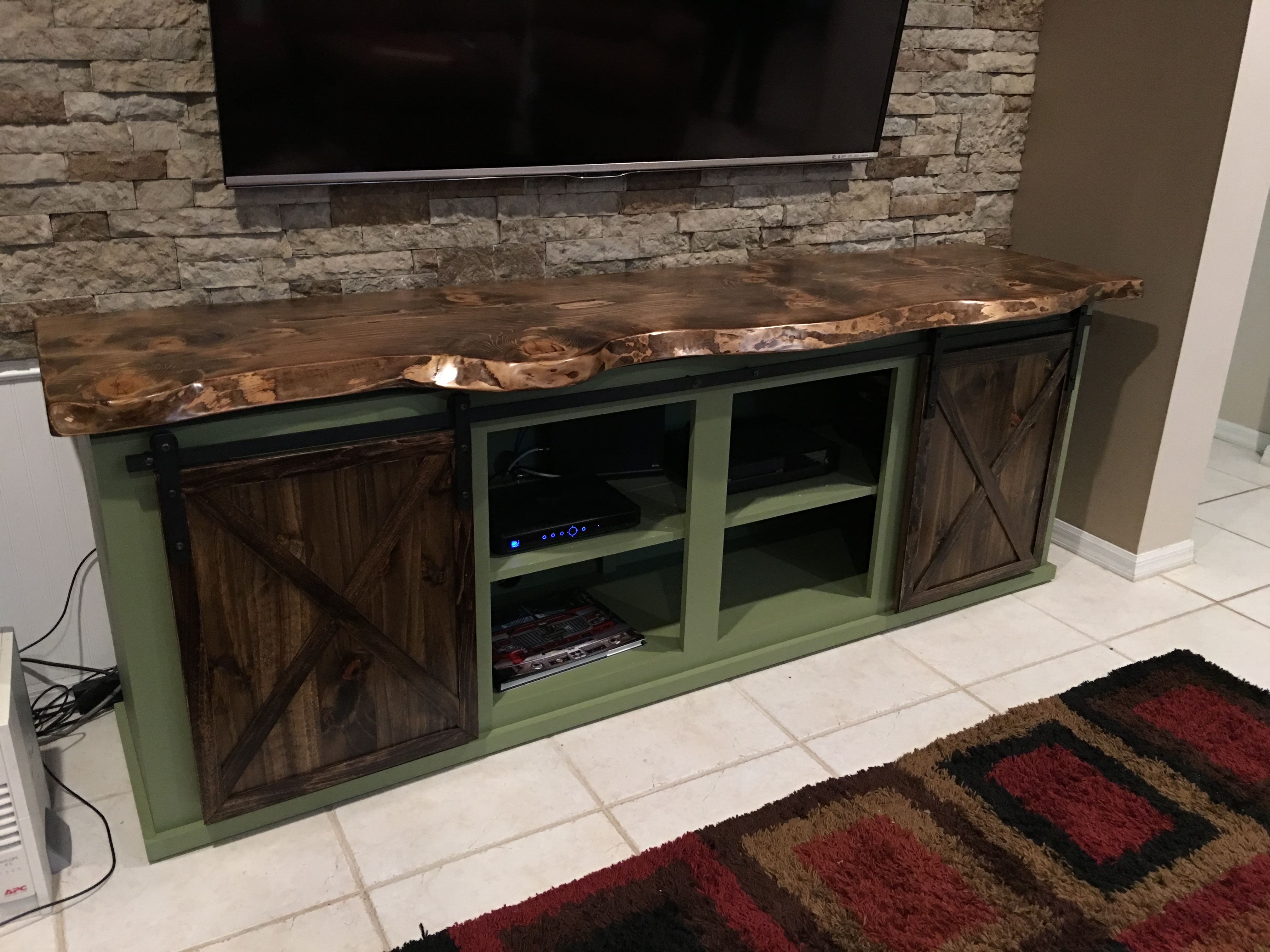 Grandy hanging door w/ live edge slab Ana White