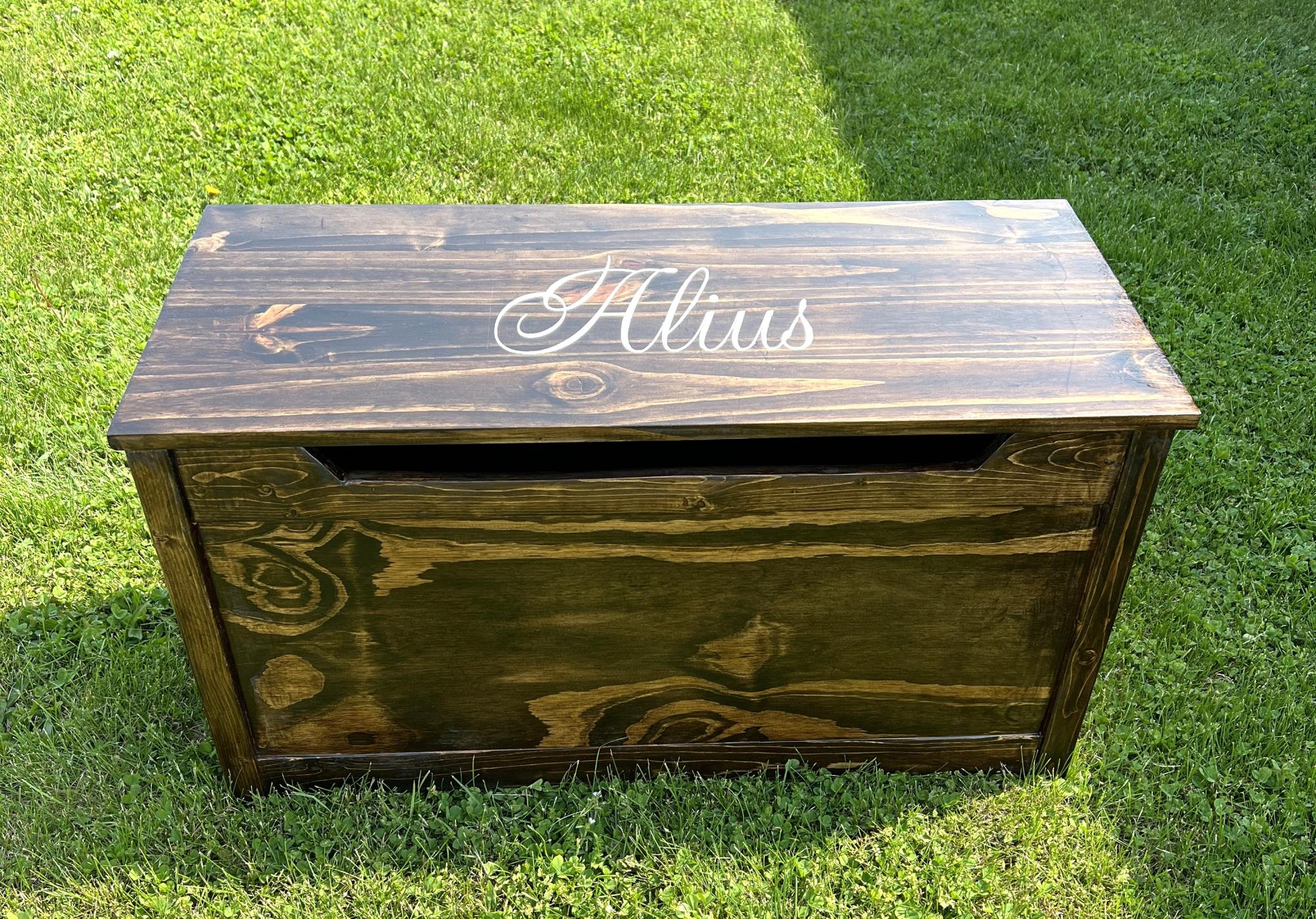 Simple Toybox with Lid Ana White