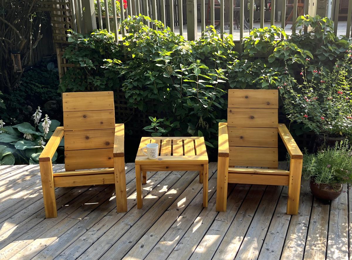 Outdoor Chairs and Side Table Ana White