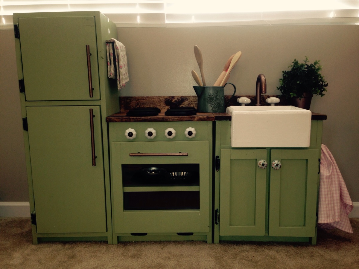 Ana White Ava's Play Kitchen DIY Projects