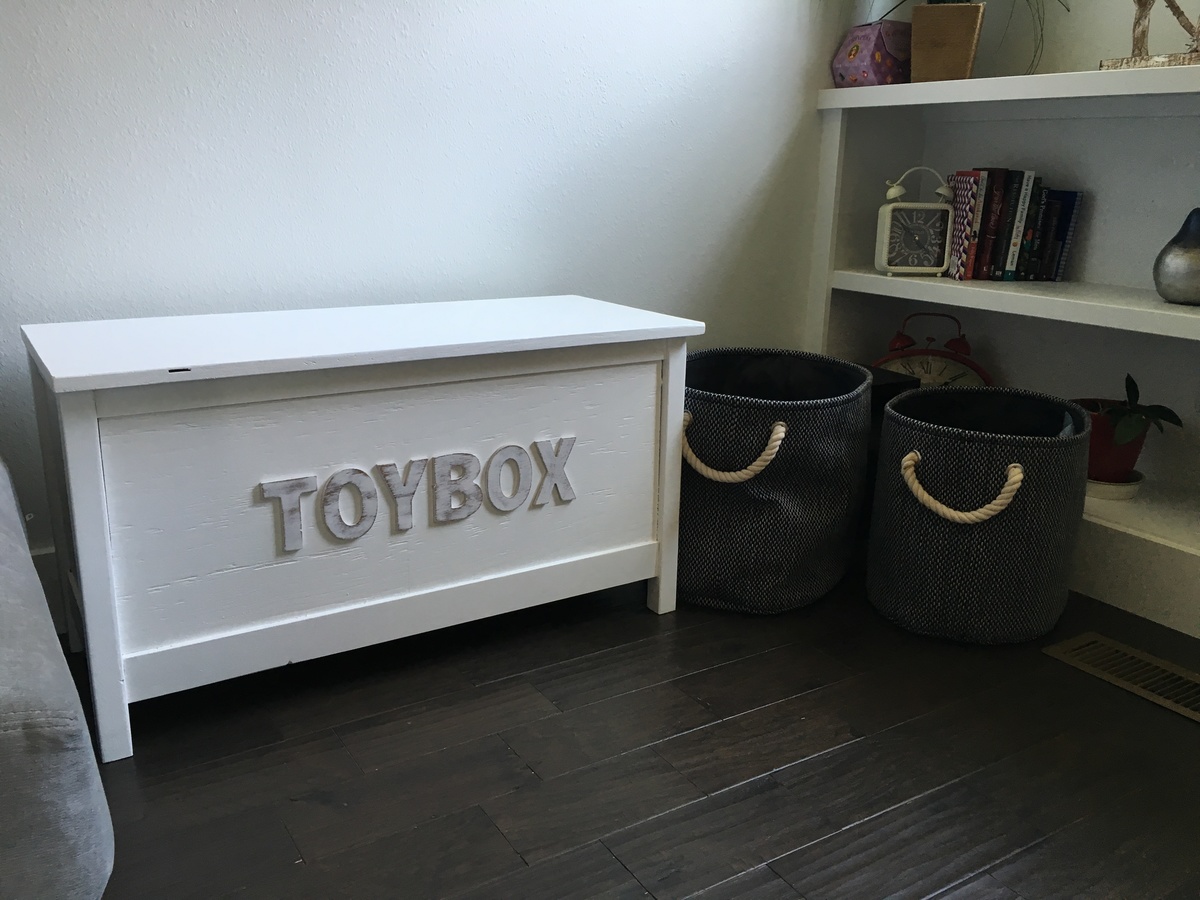 Ana White Toy Box finished today! DIY Projects