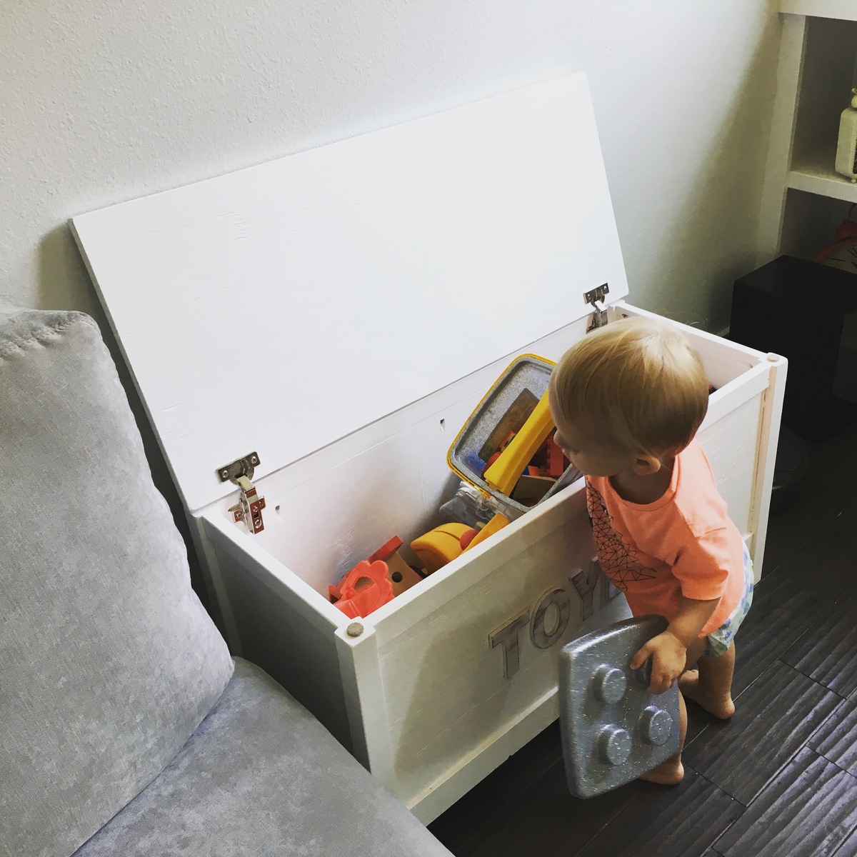 Ana White Toy Box finished today! DIY Projects