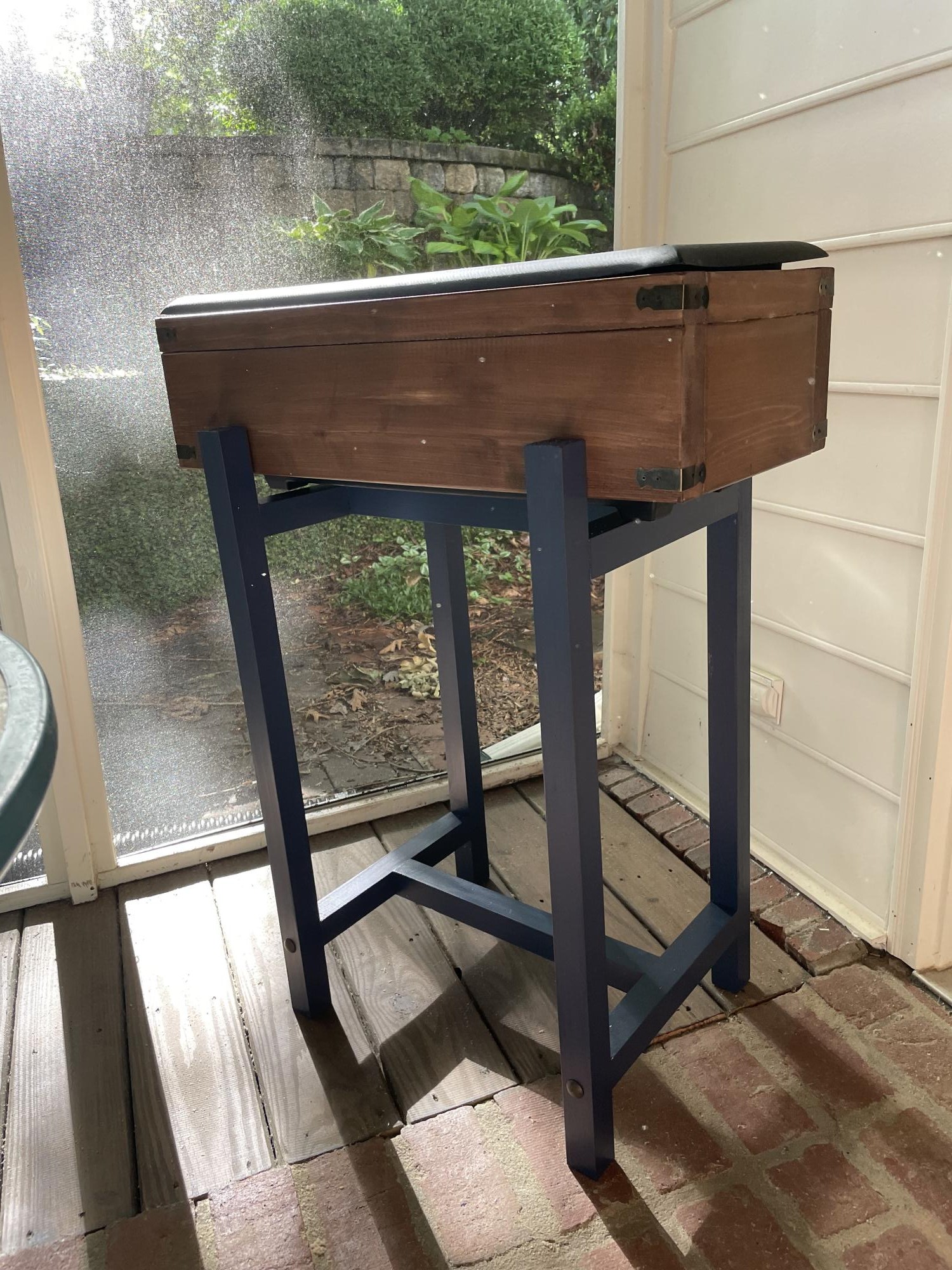 Small raised planter stand Ana White