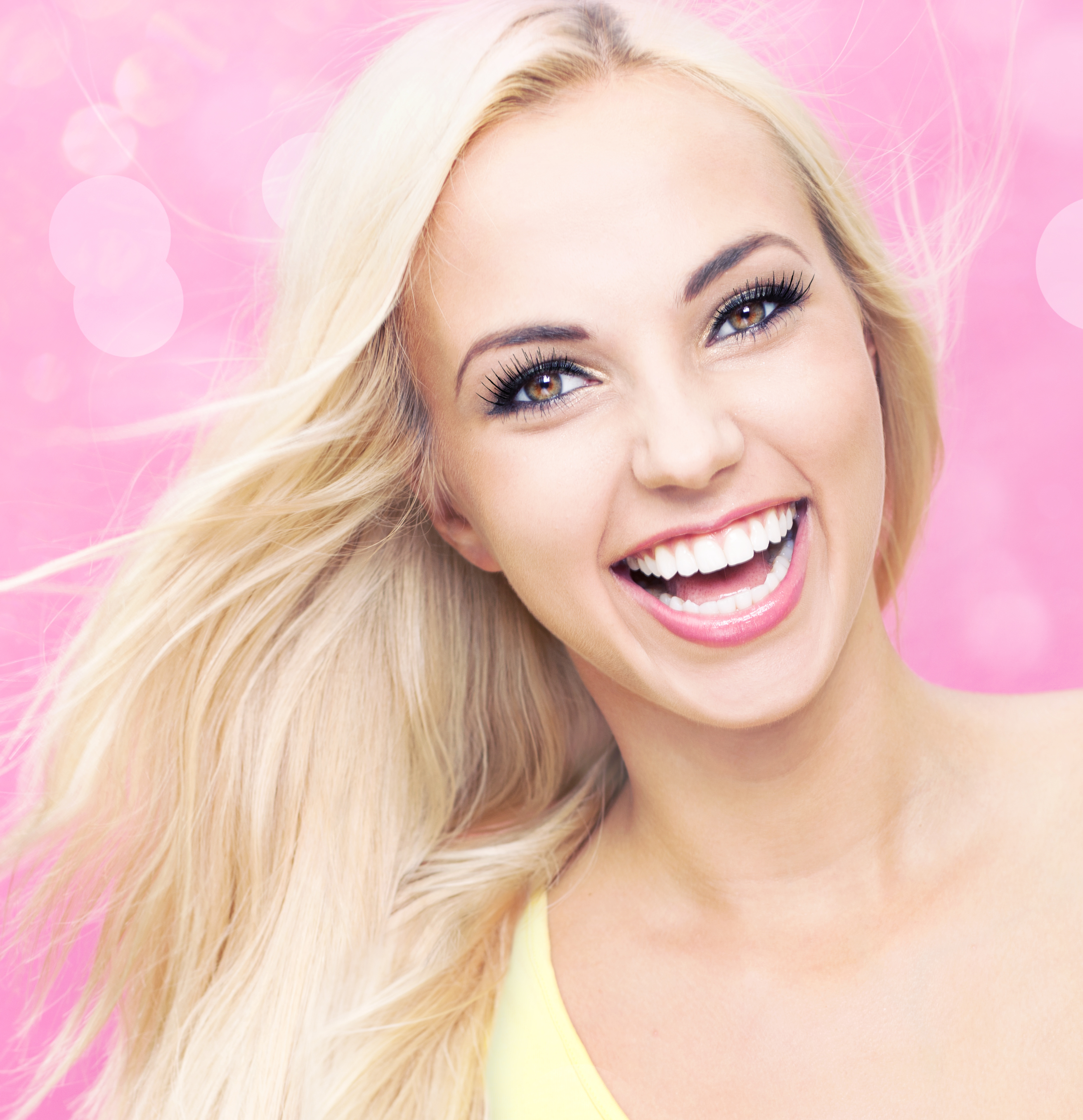 Enjoy a Brighter, Whiter Smile with Professional Teeth Whitening in