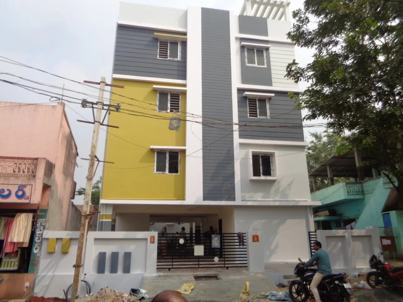 Commercial Building For Rent at Lalachervu, Rajahmundry