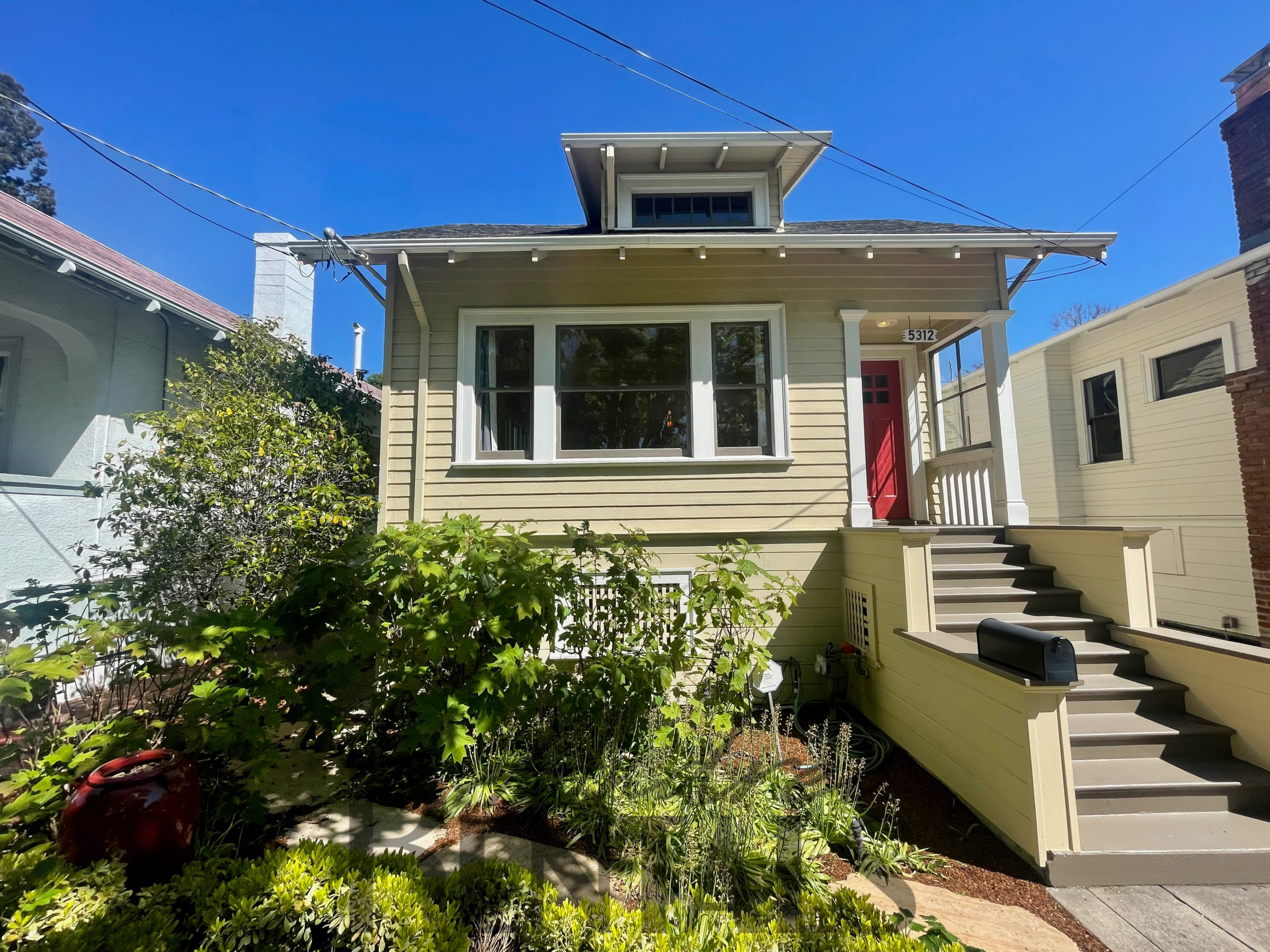 Sweet and sunny 1+BR/2BA Rockridge bungalow with detached office space