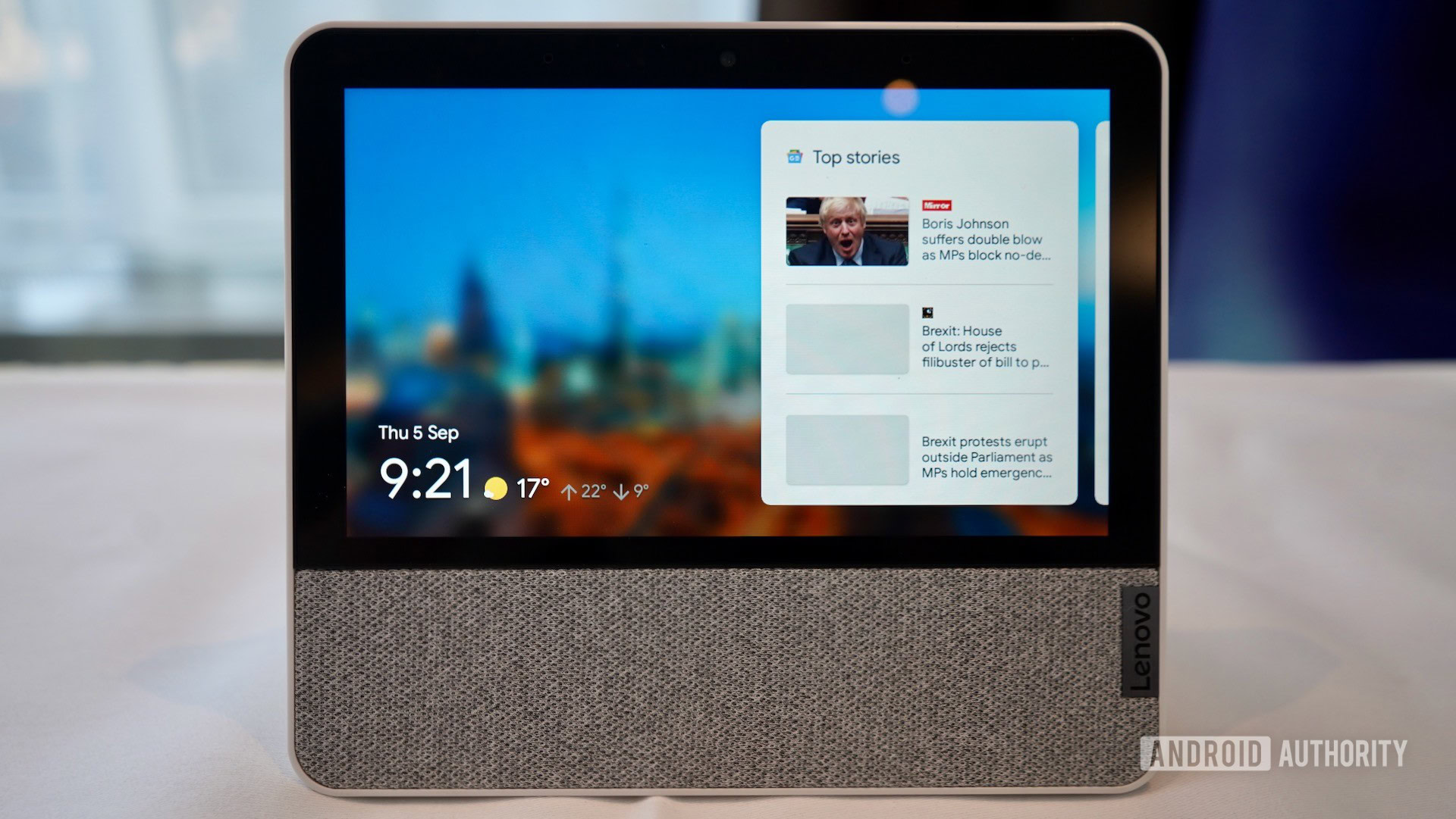 Lenovo Smart Display 7 front view