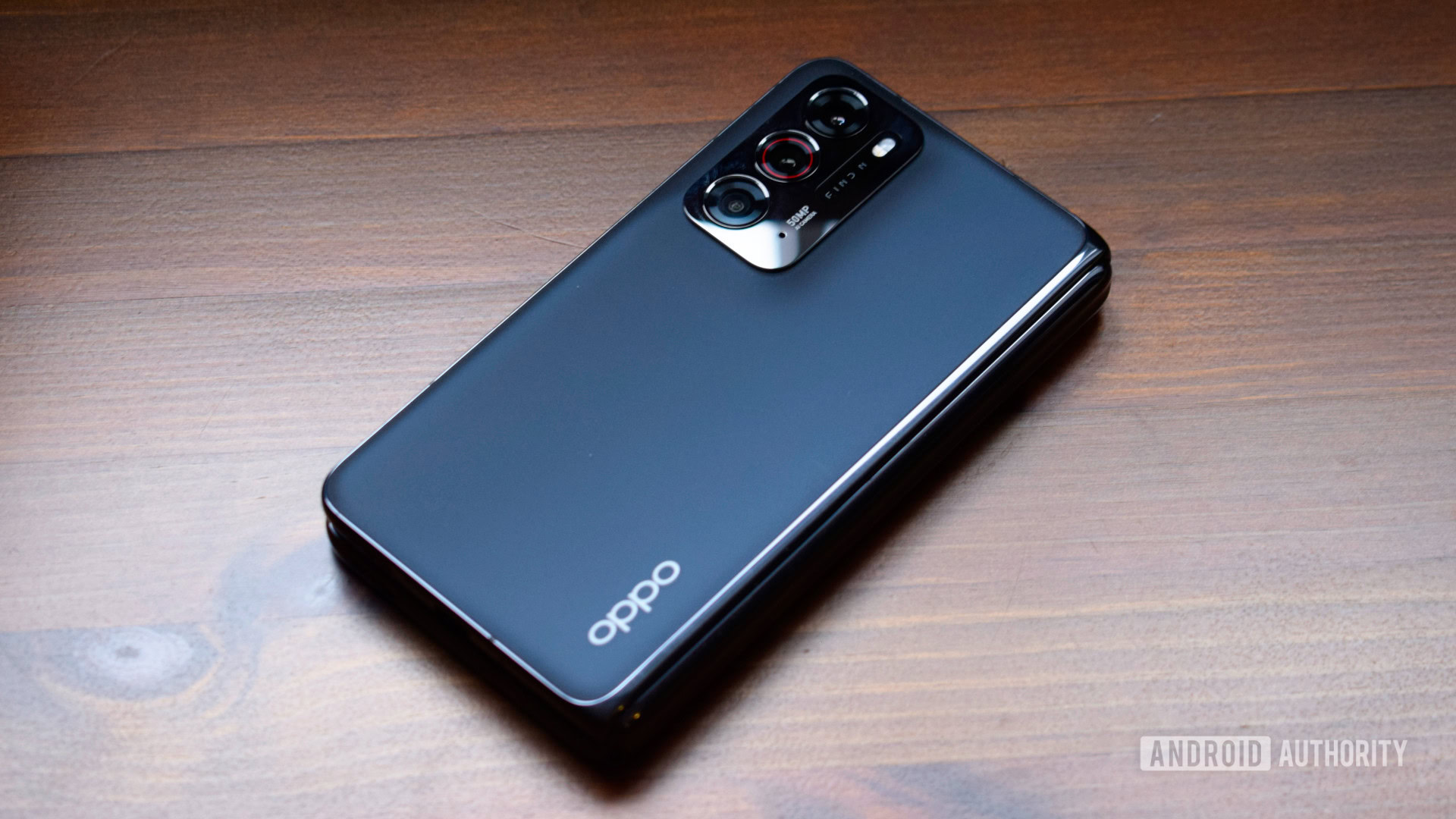OPPO Find N closed back