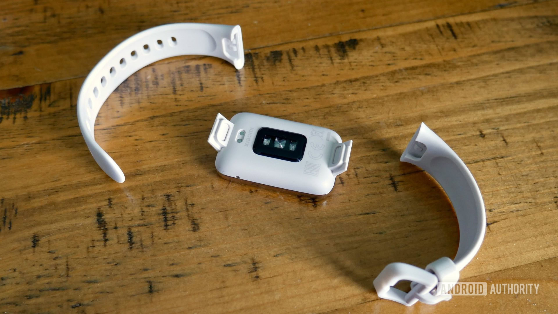 How to change the Xiaomi Mi Band strap (and the best straps you can buy)