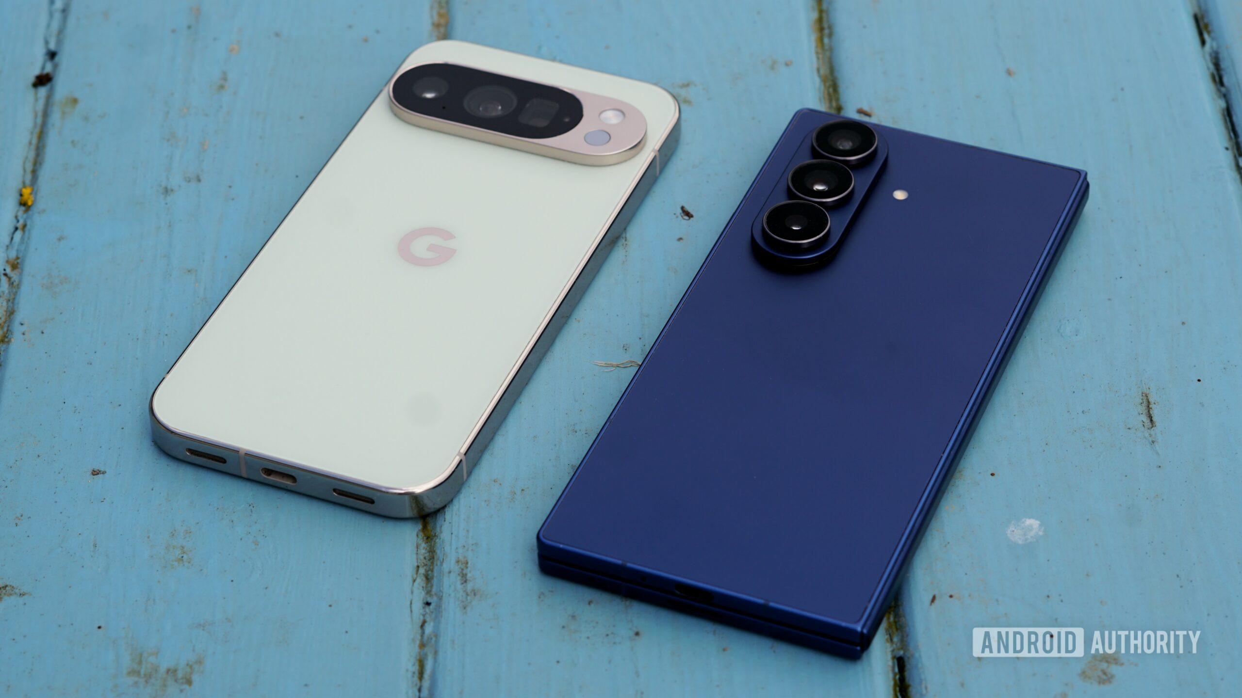 Galaxy Fold 7 Pixel 10 Pro angle Galaxy Fold 7 Pixel 10 Pro angle