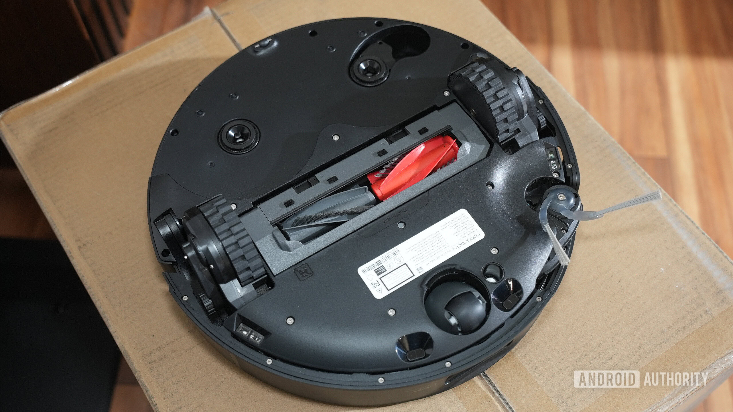 Roborock Saros 20 below Roborock Saros 20 below