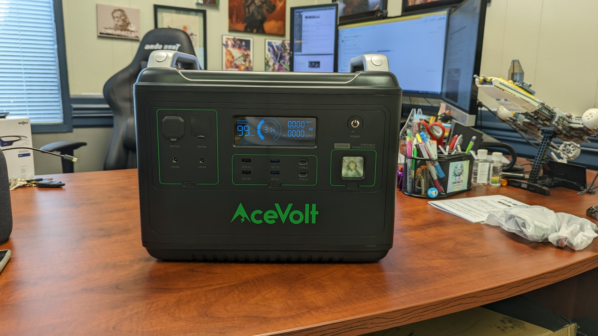 HandsOn AceVolt Campower 2000 Portable Power Station