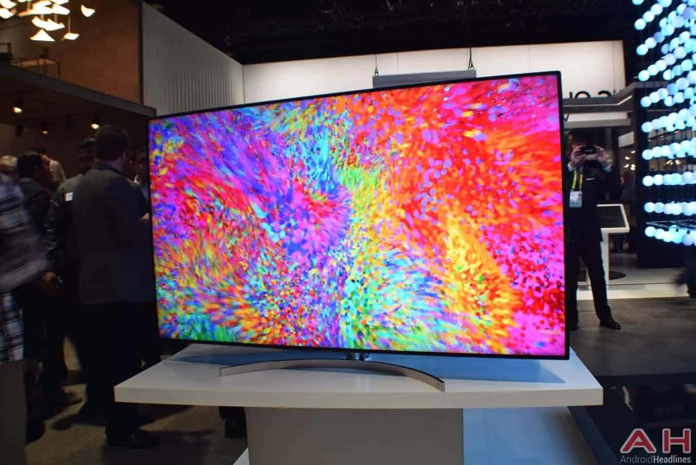 A Closer Look At LG's OLED G8 & Nano Cell TVs CES 2018