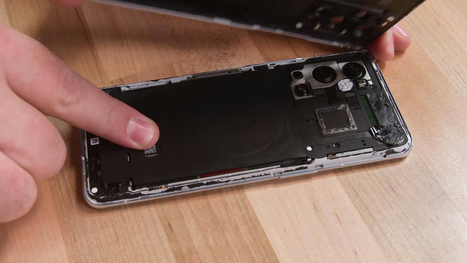 iFixit Disassembles OnePlus 9 Pro, Reveals NotSoGreat Repairability