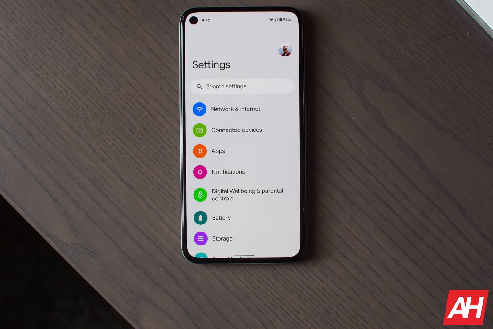 Google Is Keeping The Annoying Gesture Navigation Bar In Android 12
