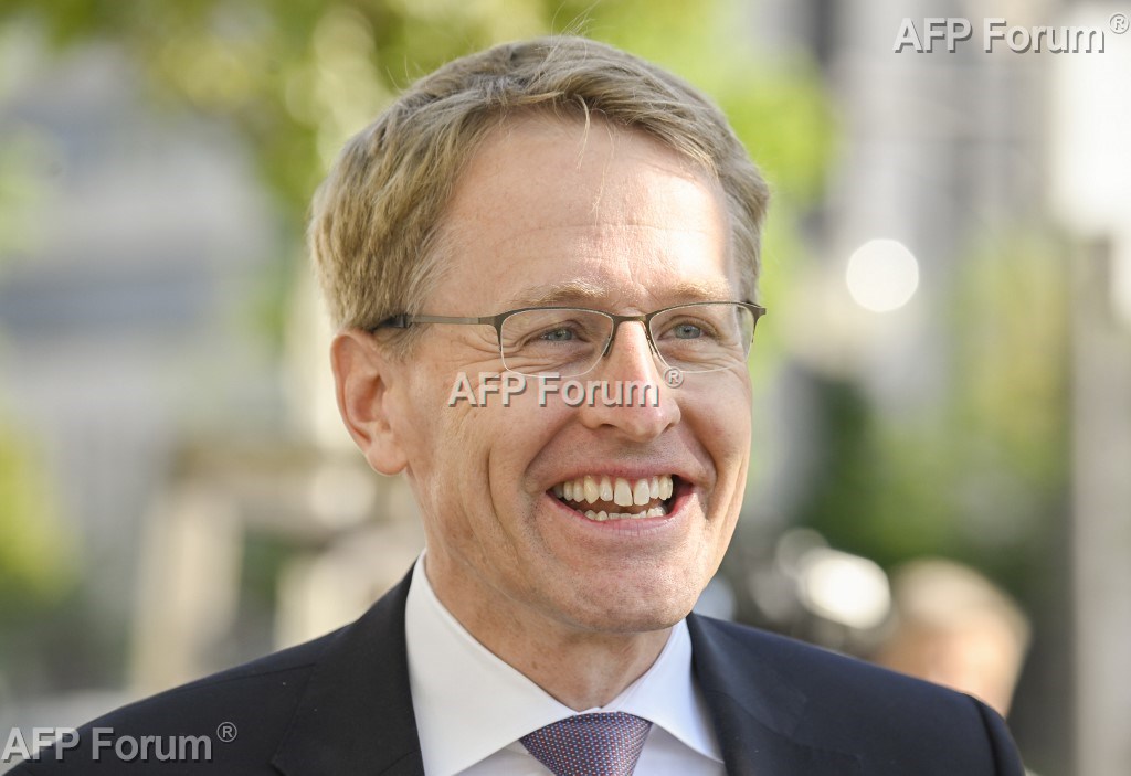 Orden wider den tierischen Ernst für SchleswigHolsteins Regierungschef