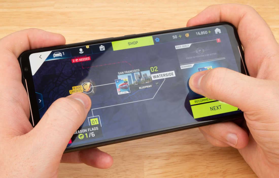 Spesifikasi dan Harga Asus ROG Phone 2 HP Gaming Pro