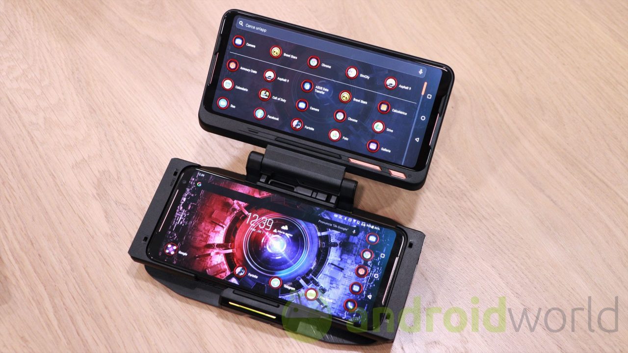 Gli accessori ufficiali di ASUS ROG Phone 2 Twin View Dock + Kunai