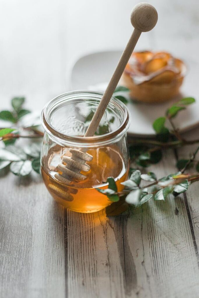 Honey Under the Tongue Spiritual Meanings 7 Benefits