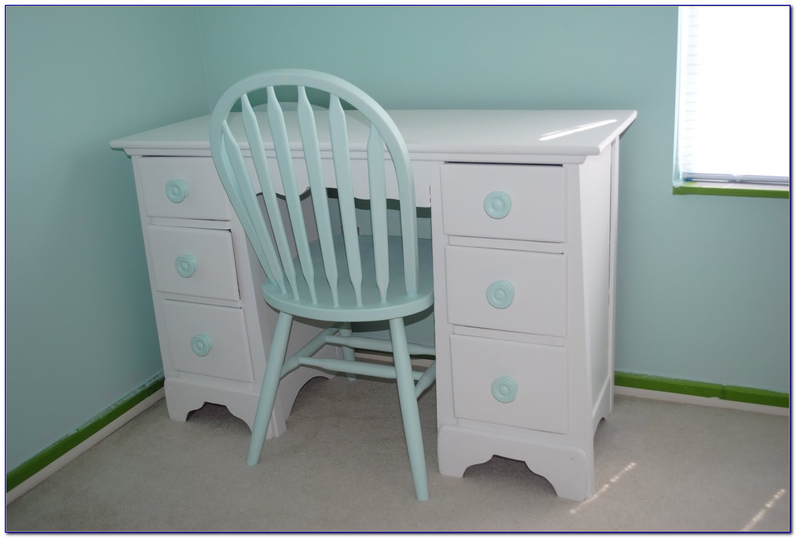 Small Desk With Drawers On Both Sides Desk With Drawers On Both Sides White Desk Home Design Ideas 
