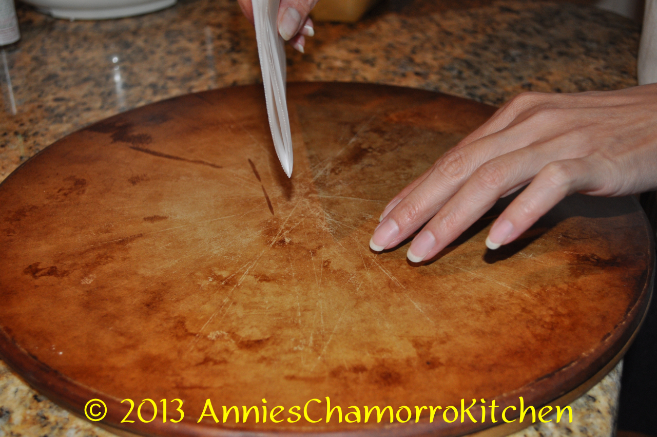 How to cut a Circle out of Parchment Paper Annie's Chamorro Kitchen
