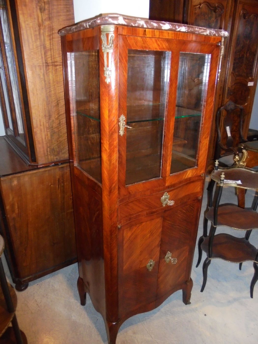 Mobiletto a vetrina Antiquariato su Anticoantico