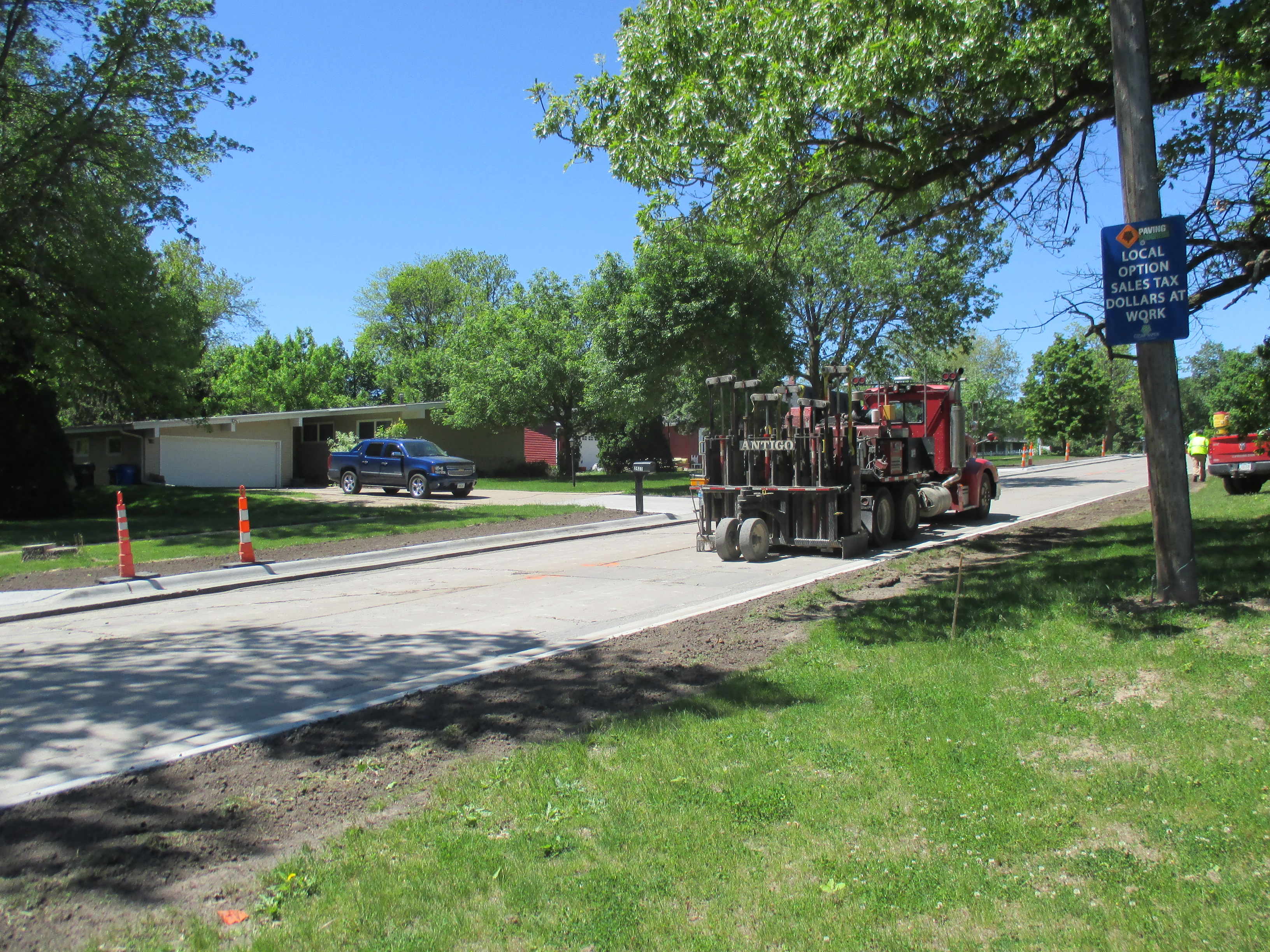 Glass Rd NE, Cedar Rapids, Linn County, Iowa, USA Antigo Construction