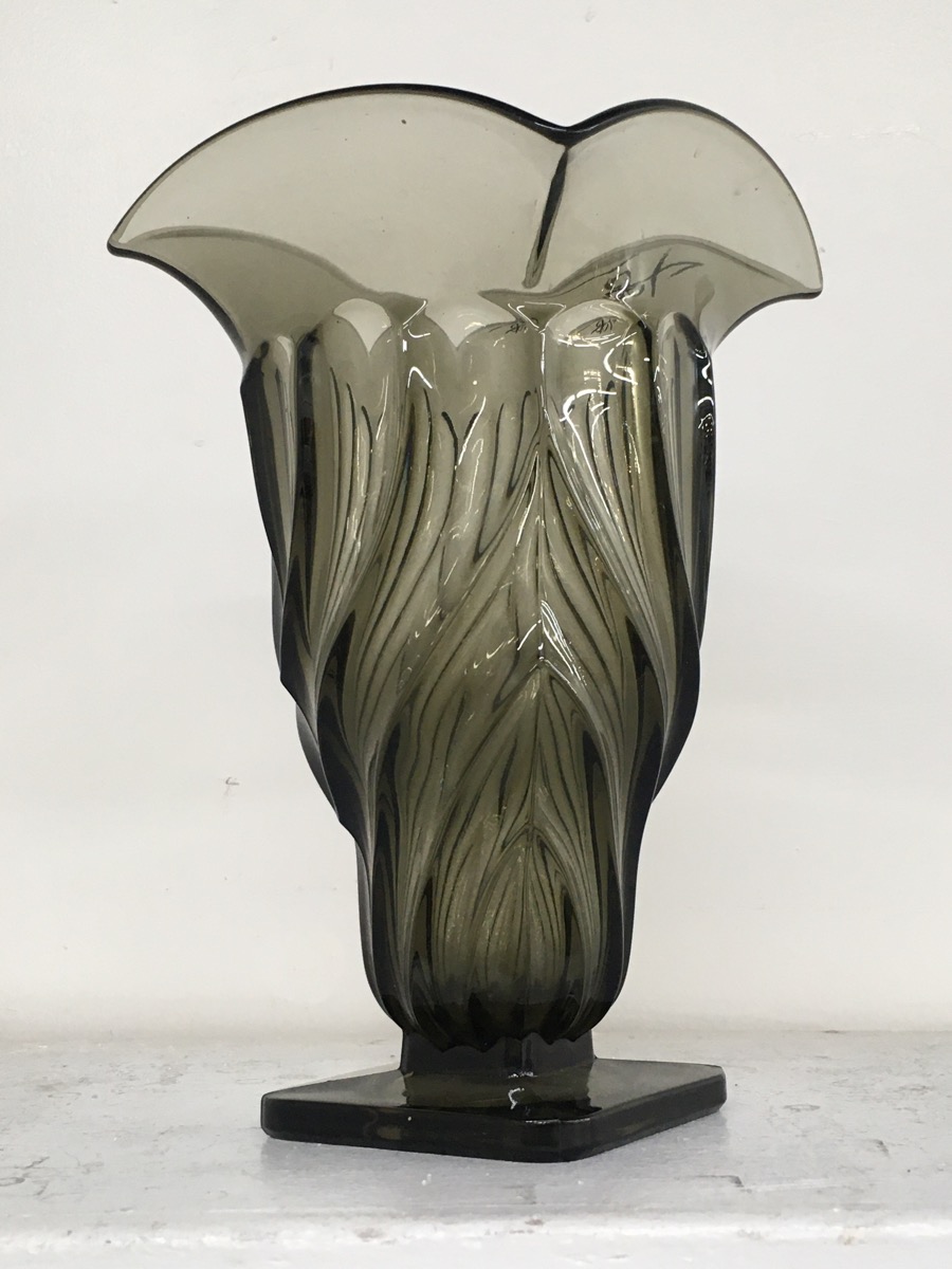 Glass Vase Maker Antiques Board